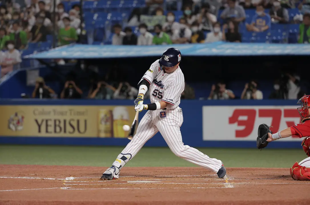 NB公式 - ニュースリリース - ニューバランス TeamNB村上宗隆選手58年振りに記録更新！日本選手最多56号本塁打！ New  Balance【公式通販】